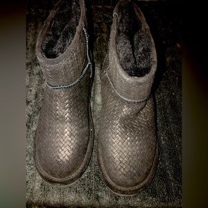 BearPaw Black Ankle Boots (Super Warm & Comfortable)